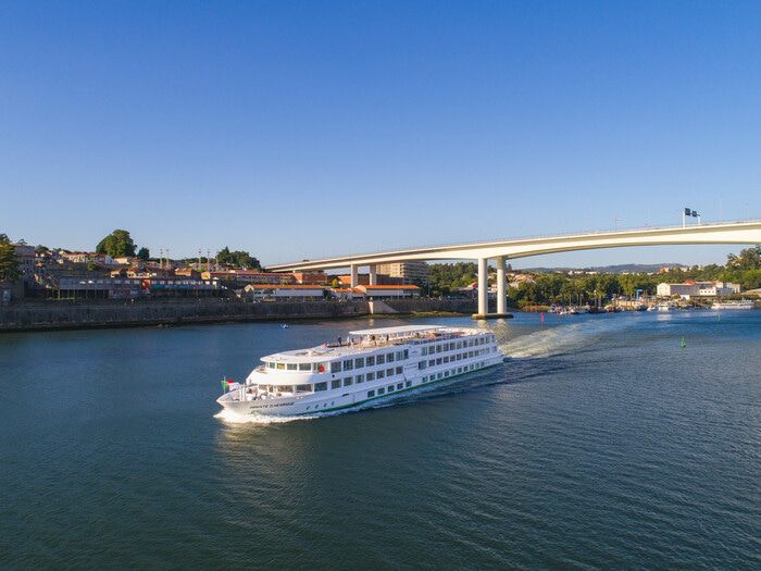 Shore excursions and activities on MS Infante Don Henrique